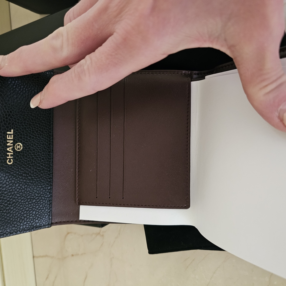 CHANEL Black Quilted NEW wallet with Gold Logo - Picture 7 of 11